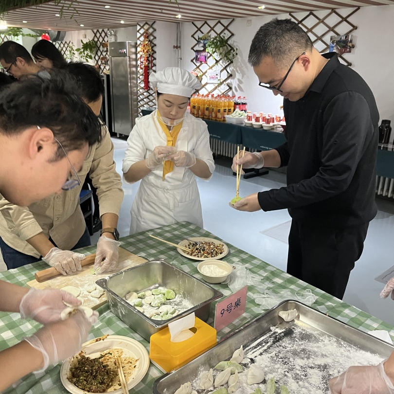 演讲敬廿载  饺香迎新年 | 圆之翰元旦联欢活动温情共暖